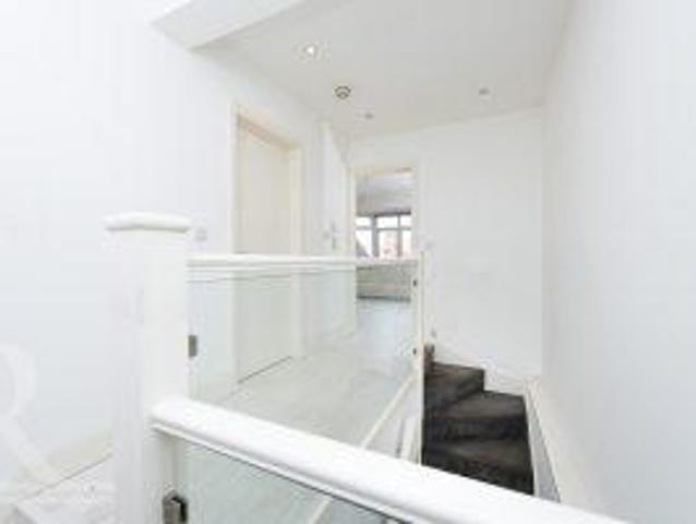 Flat for rent in Temple Fortune, Greater London