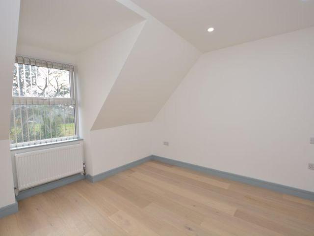 Flat for rent in Sunninghill and Ascot, Ascot