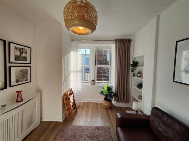 Apartment for rent in Hillside, Leith