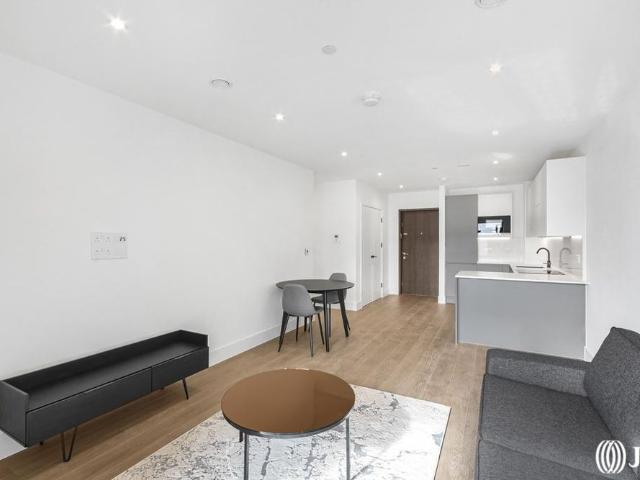 Apartment for rent in London Borough of Hounslow, Strand