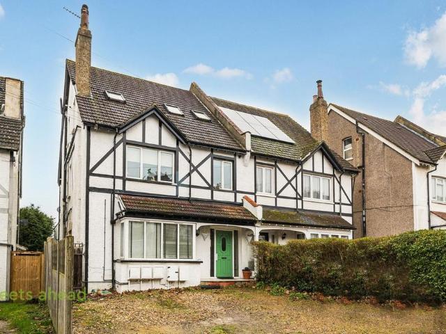 Apartment for rent in London Borough of Croydon, Purley