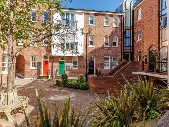 Flat for rent in Newtown, Two Mills
