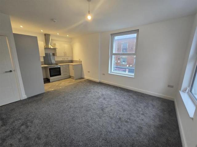 Flat for rent in Hurst, Greenheys