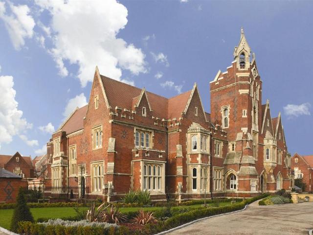 Flat for rent in The Galleries, Navestock Side