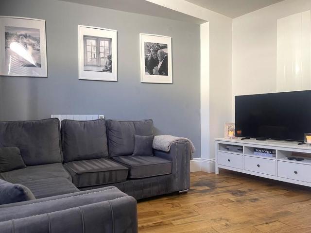 Apartment for rent in Dixons Green, West Midlands