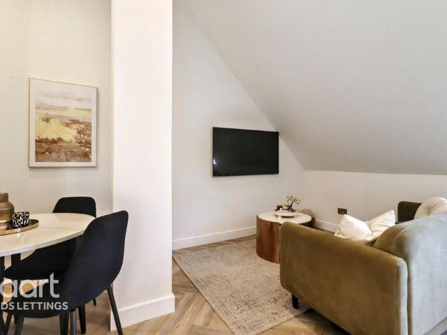 Apartment for rent in Beckett Park, Headingley