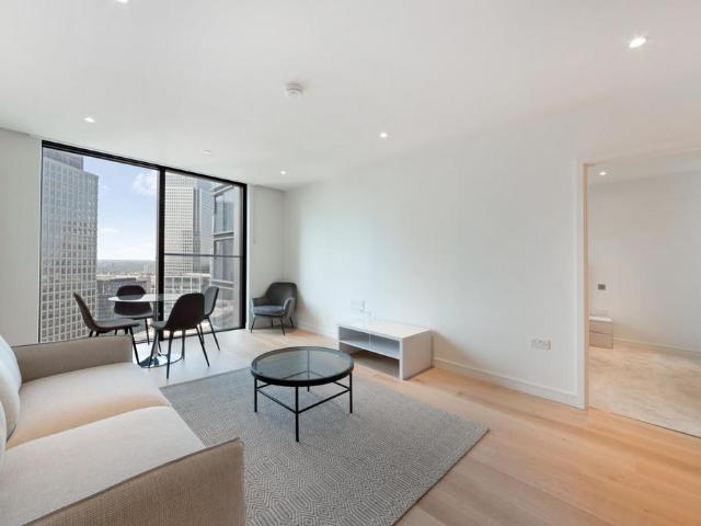 Flat for rent in Isle Of Dogs, Greater London