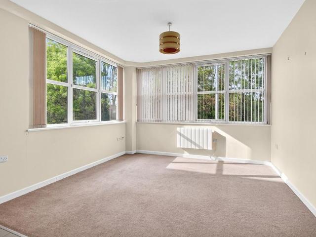 Apartment for rent in Emmbrook, Wokingham