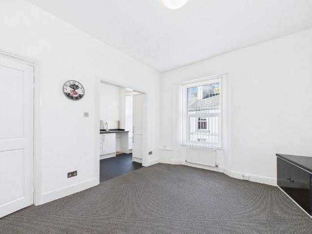 Apartment for rent in Upton, Babbacombe