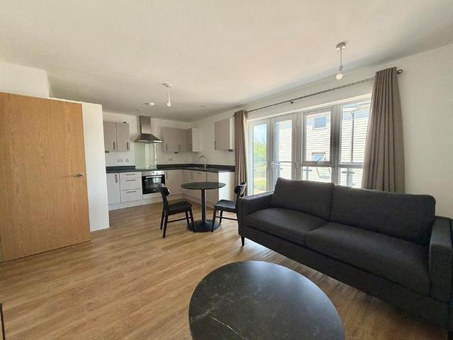 Apartment for rent in Kilnwood Vale, Horsham