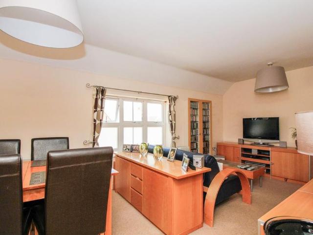 Apartment for rent in Oakhurst, Haydon Wick