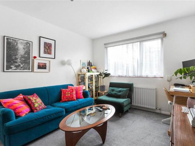 Apartment for rent in Highbury, Greater London