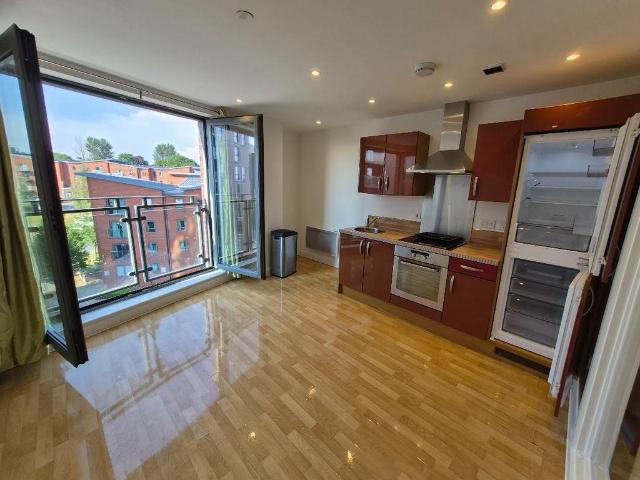 Flat for rent in Richmond Hill, West Yorkshire