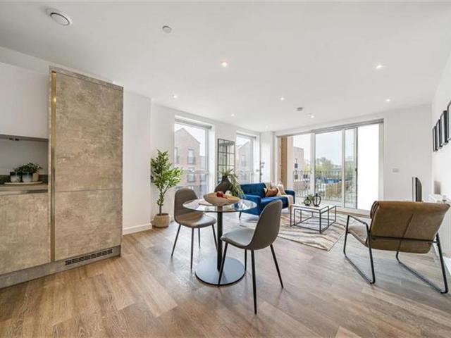 Flat for rent in Greater London