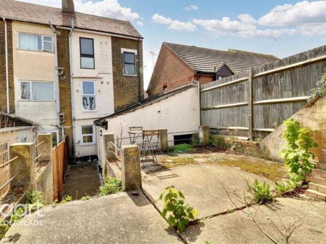 Flat for rent in Sheerness, Oad Street