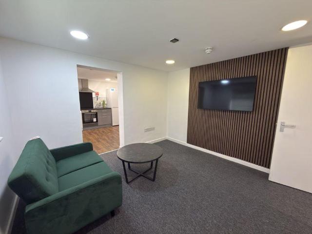 Apartment for rent in Lindley, West Yorkshire