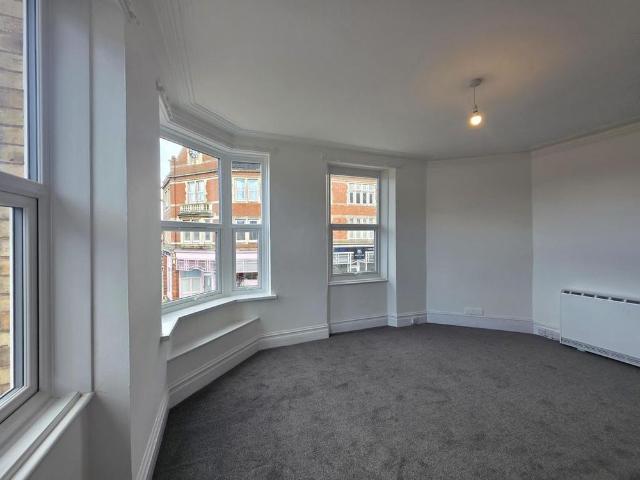 Apartment for rent in Oldway, Livermead