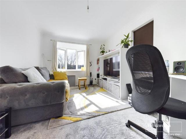 Apartment for rent in Holybrook, West Berkshire