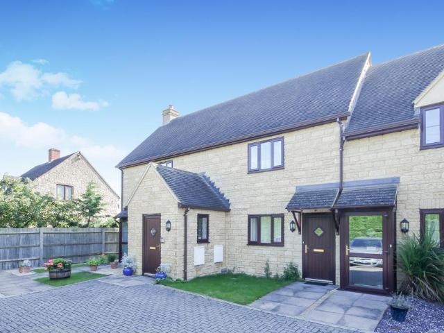 Flat for rent in Black Bourton, Oxfordshire