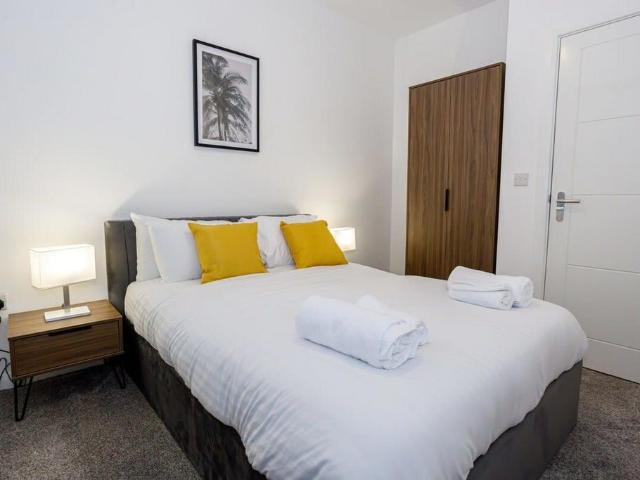 Flat for rent in The Haulgh, Lee Bank