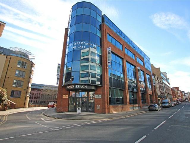 Flat for rent in Reading