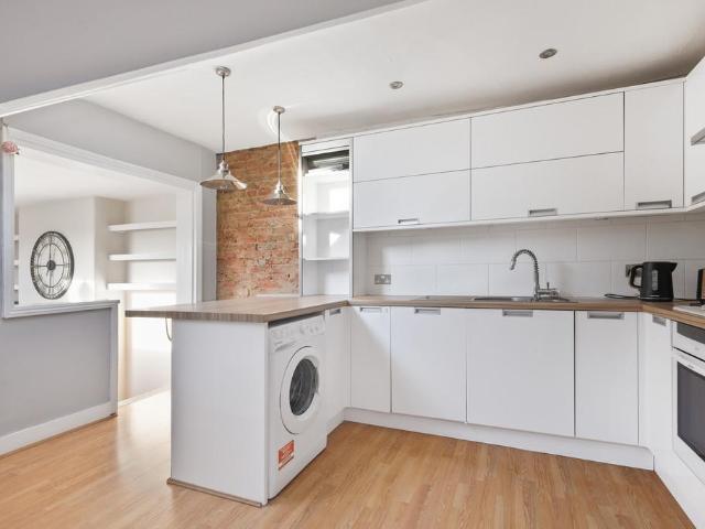 Flat for rent in Norbiton, Greater London
