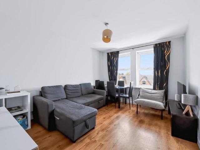 Apartment for rent in London Borough of Lambeth, Greater London