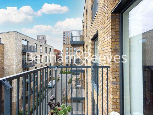 Flat for rent in London Borough of Lewisham, Greater London