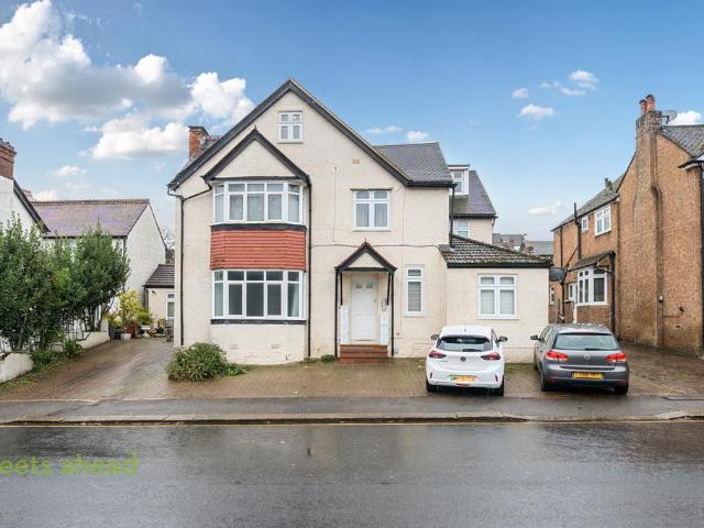 Flat for rent in London Borough of Croydon, Greater London