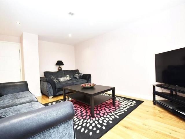 Apartment for rent in London Borough of Hounslow, Spring Grove
