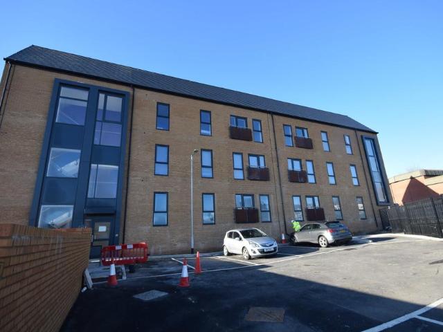 Flat for rent in Joiner's Square, Hanley
