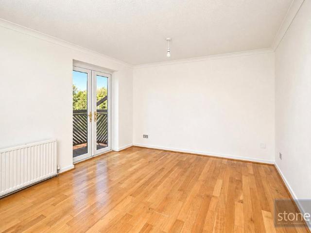 Flat for rent in Merry Hill, Hertsmere