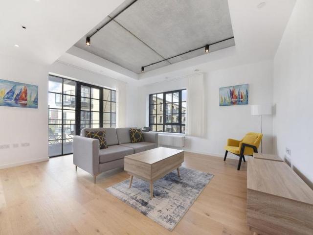 Apartment for rent in Poplar Grove, Greater London