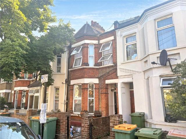 Flat for rent in Plaistow, Greater London