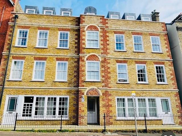 Flat for rent in East Cliff, Acol