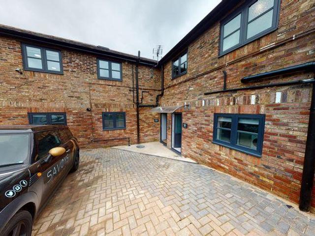 Flat for rent in Burnham, Swallow