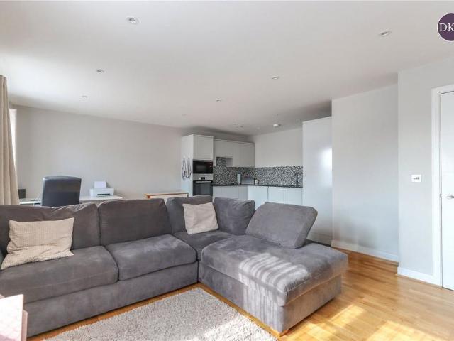 Apartment for rent in Watford Heath, North Watford