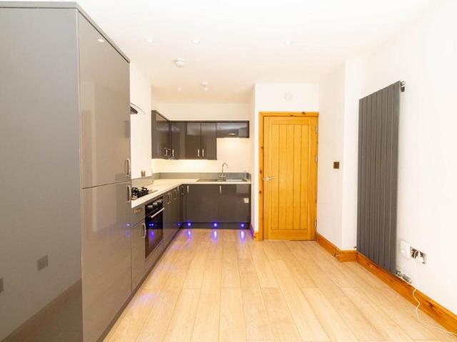 Apartment for rent in Plasnewydd, Falcon Lodge