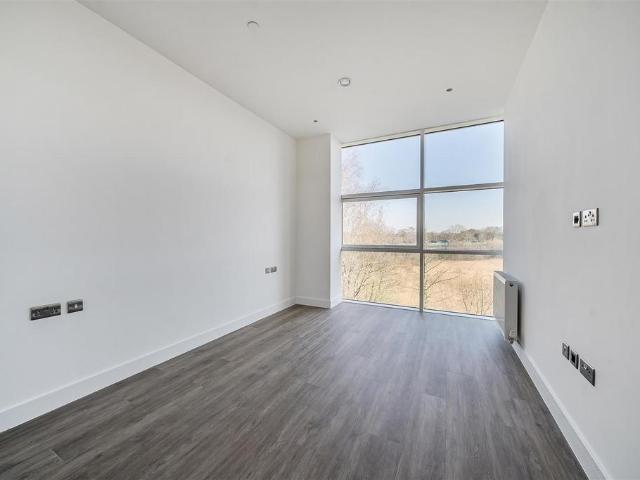 Flat for rent in Fleet, Hart