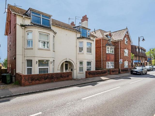 Flat for rent in Marehill, Horsham