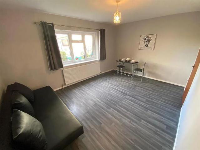 Apartment for rent in Lane, Greater London