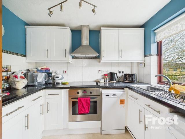 Flat for rent in Birch Green, Lower Halliford