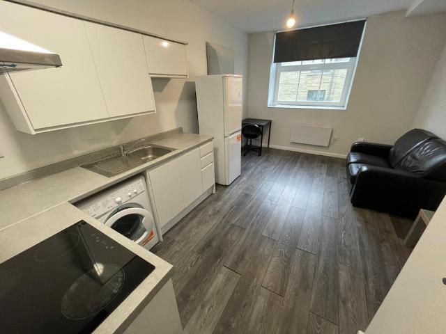Flat for rent in Highfields, Huddersfield