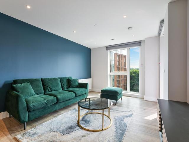 Flat for rent in Red Hill, Surrey