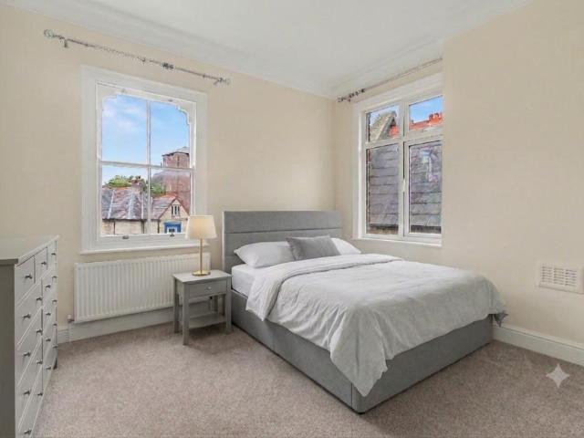 Flat for rent in West End, Old Wharf