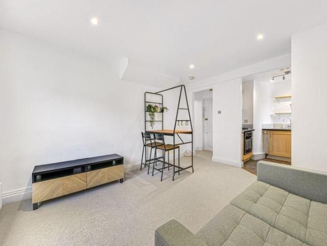 Apartment for rent in Clapham Junction, Greater London