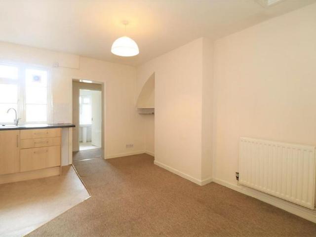 Apartment for rent in Ladyes Hills, Green Close