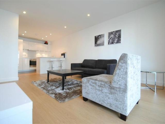 Flat for rent in Croydon, Broad Green