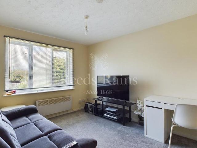 Apartment for rent in Fleet Estate, Monks Orchard
