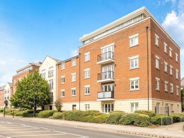 Flat for rent in Golden Valley, Gloucestershire